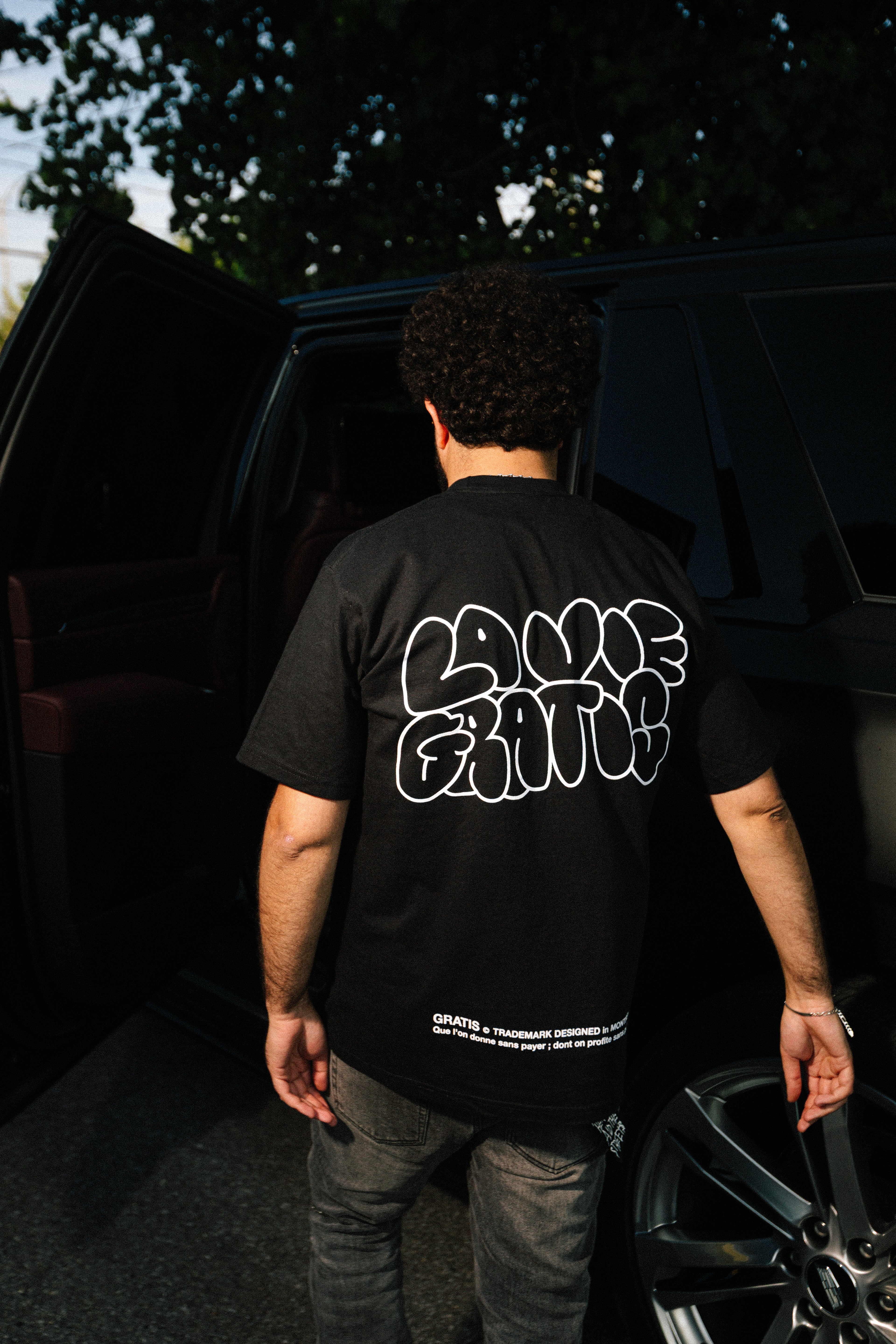 GRATIS "LA VIE GRATIS" BLACK T-SHIRT