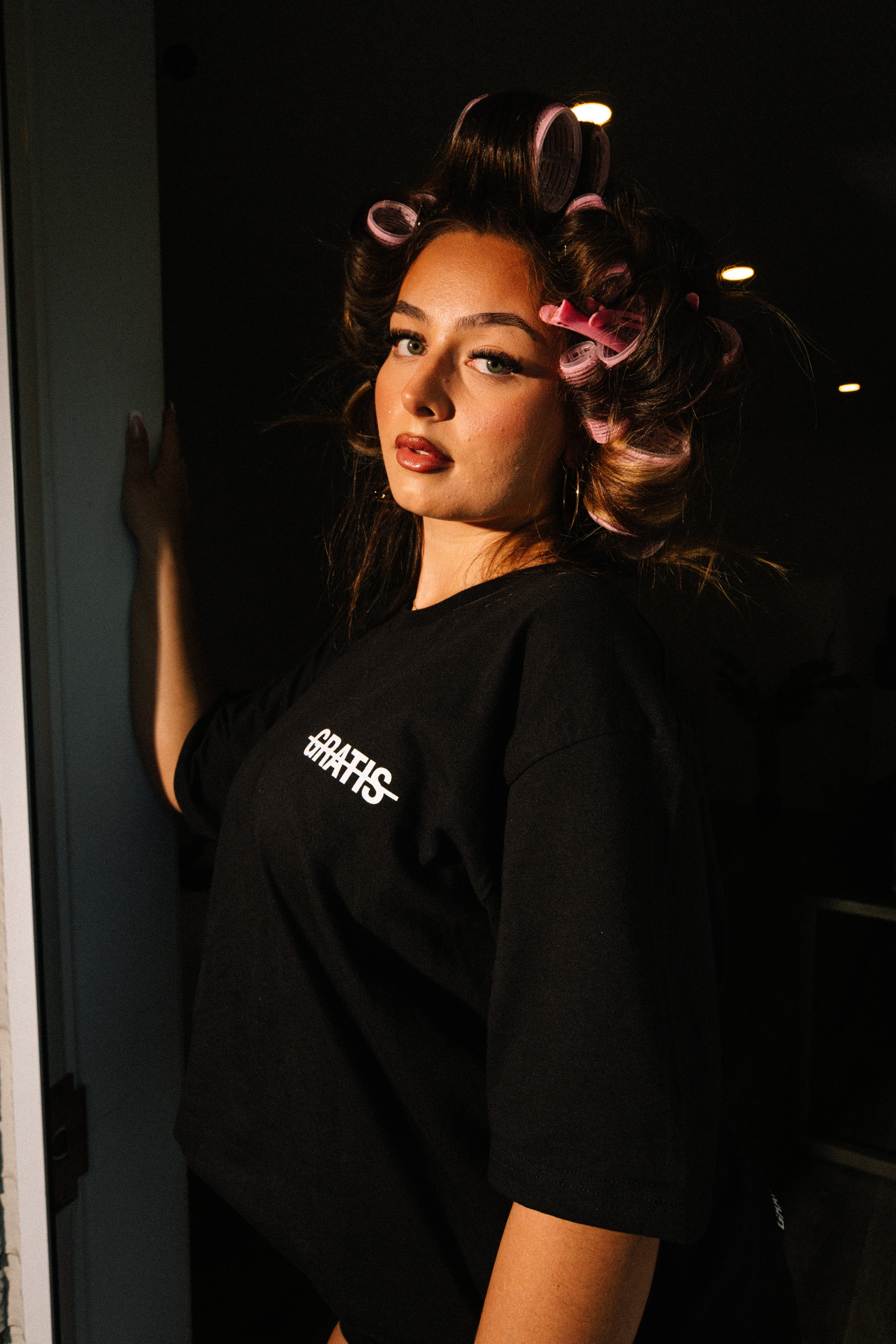 GRATIS "LA VIE GRATIS" BLACK T-SHIRT