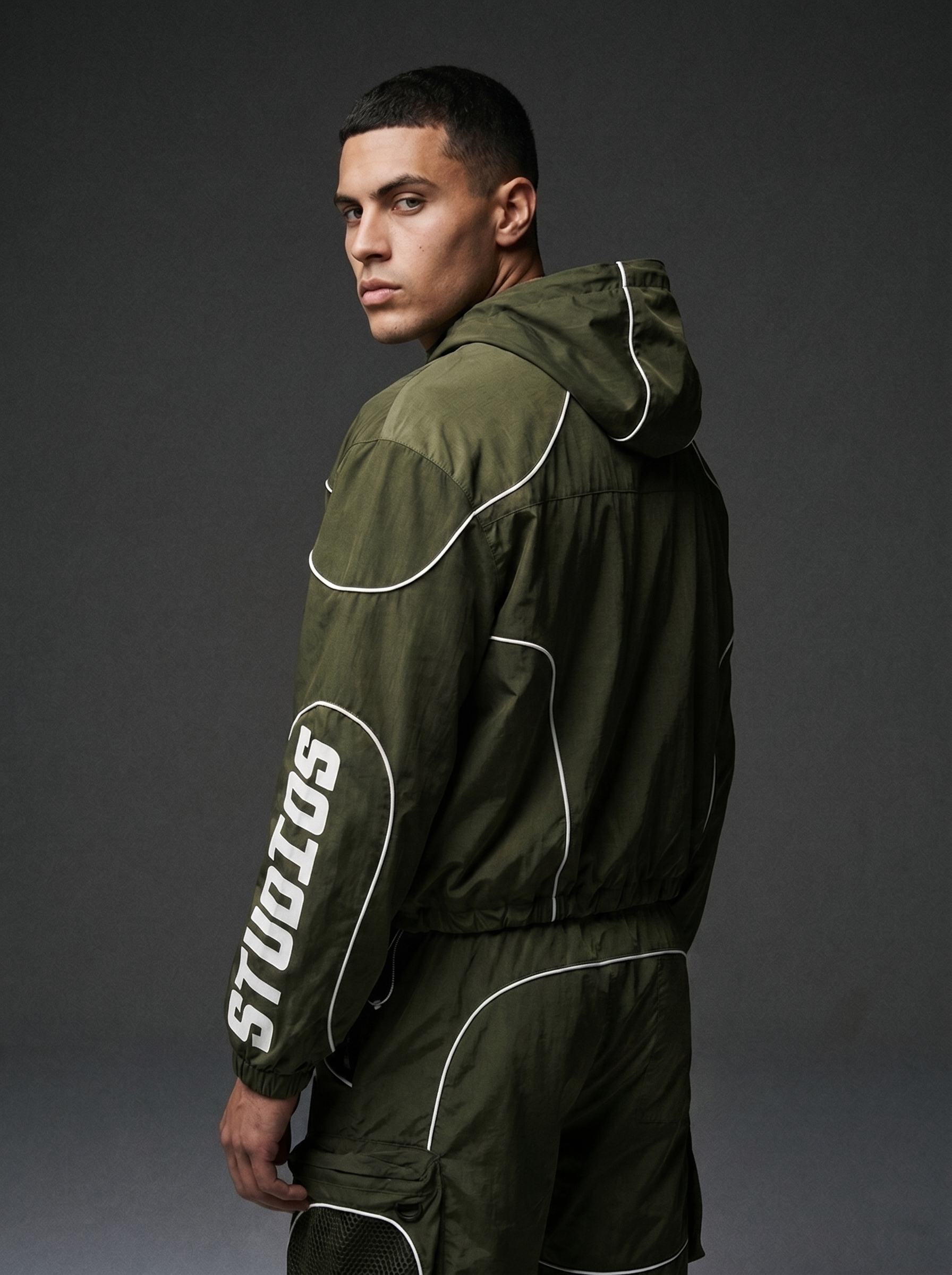WINDBREAKER  GRATIS - MOTION SENSOR
